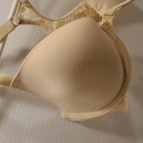 32DD DKNY bra underwire and snap in front - Picture 3 of 7